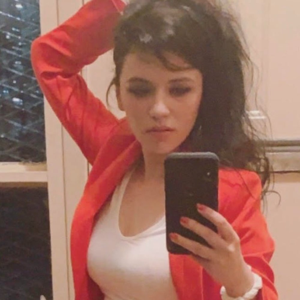 Meet your Posher, Ana